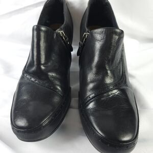 Clarks Artisan Womens 9M Black Leather Casual Side Zip Ankle Bootie